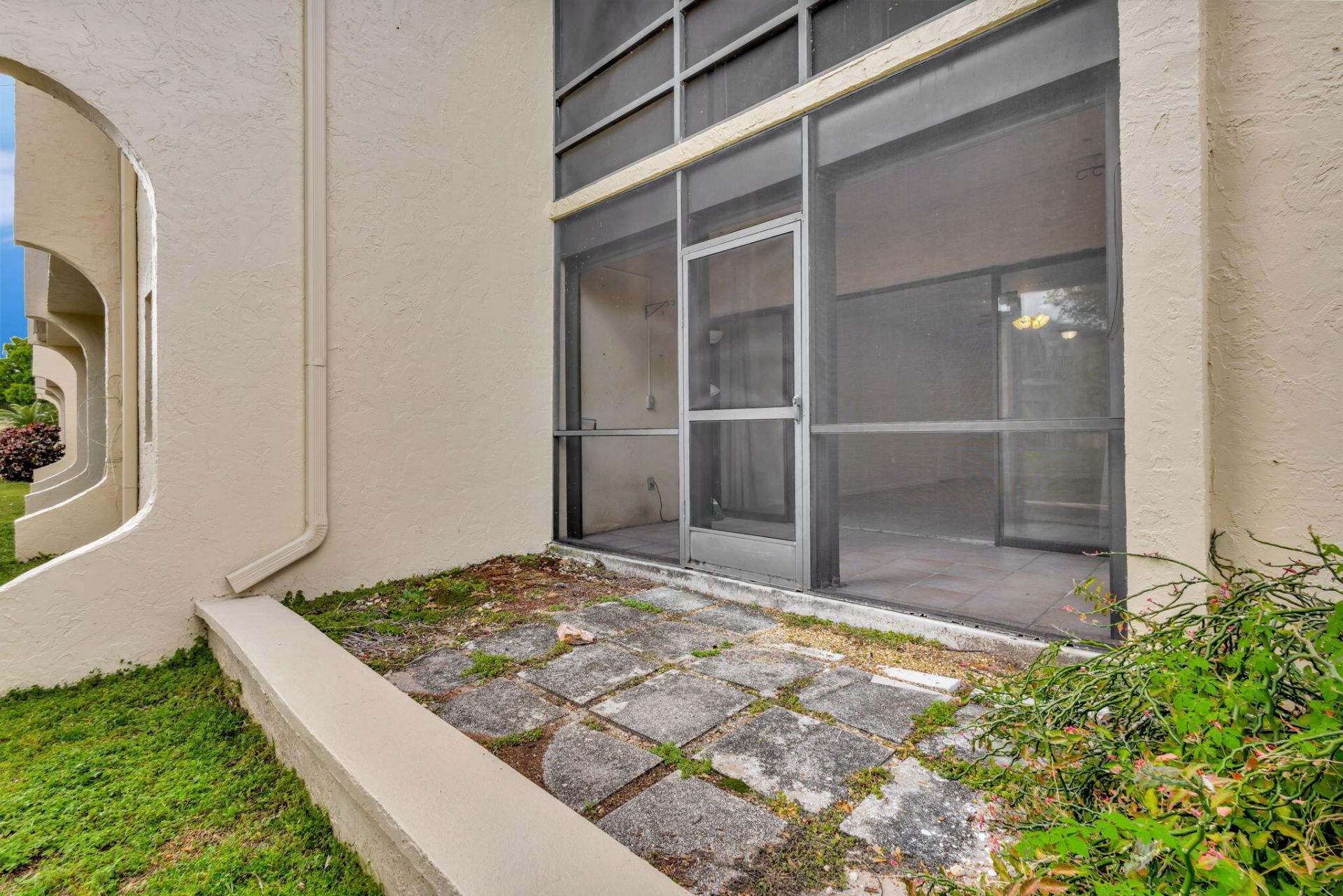 2050 Oleander Avenue, Unit 2-106, Fort Pierce, FL 34950 Photo