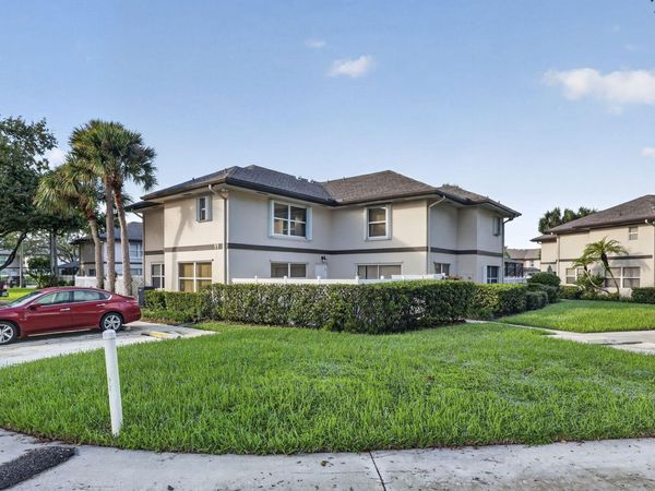 11 AMHERST Court, Unit D, Royal Palm Beach, FL 33411