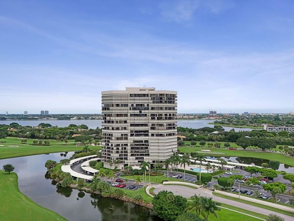 1900 CONSULATE Place, Unit 604, West Palm Beach, FL 33401
