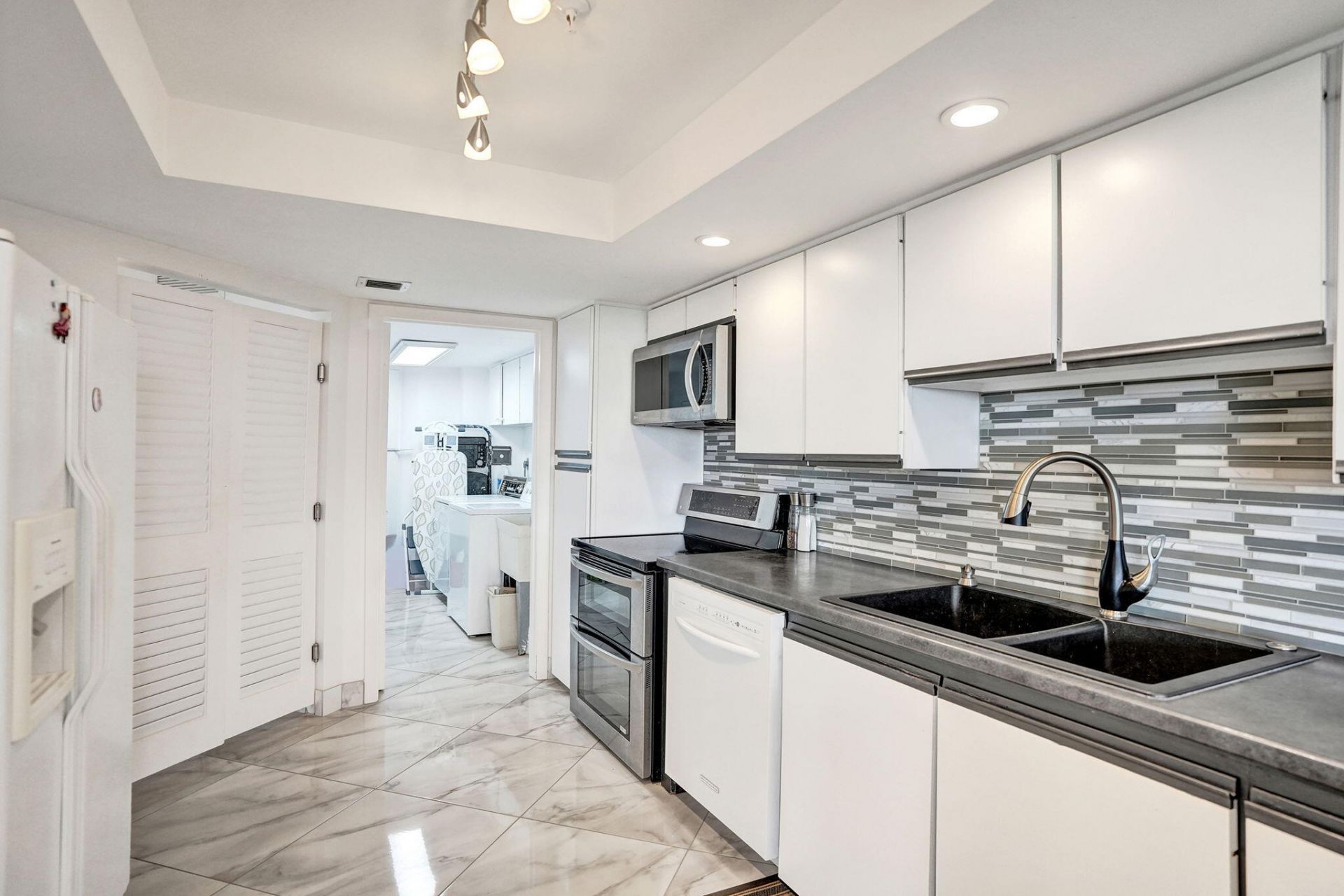 1900 Consulate Place, Unit 604, West Palm Beach, FL 33401 Photo