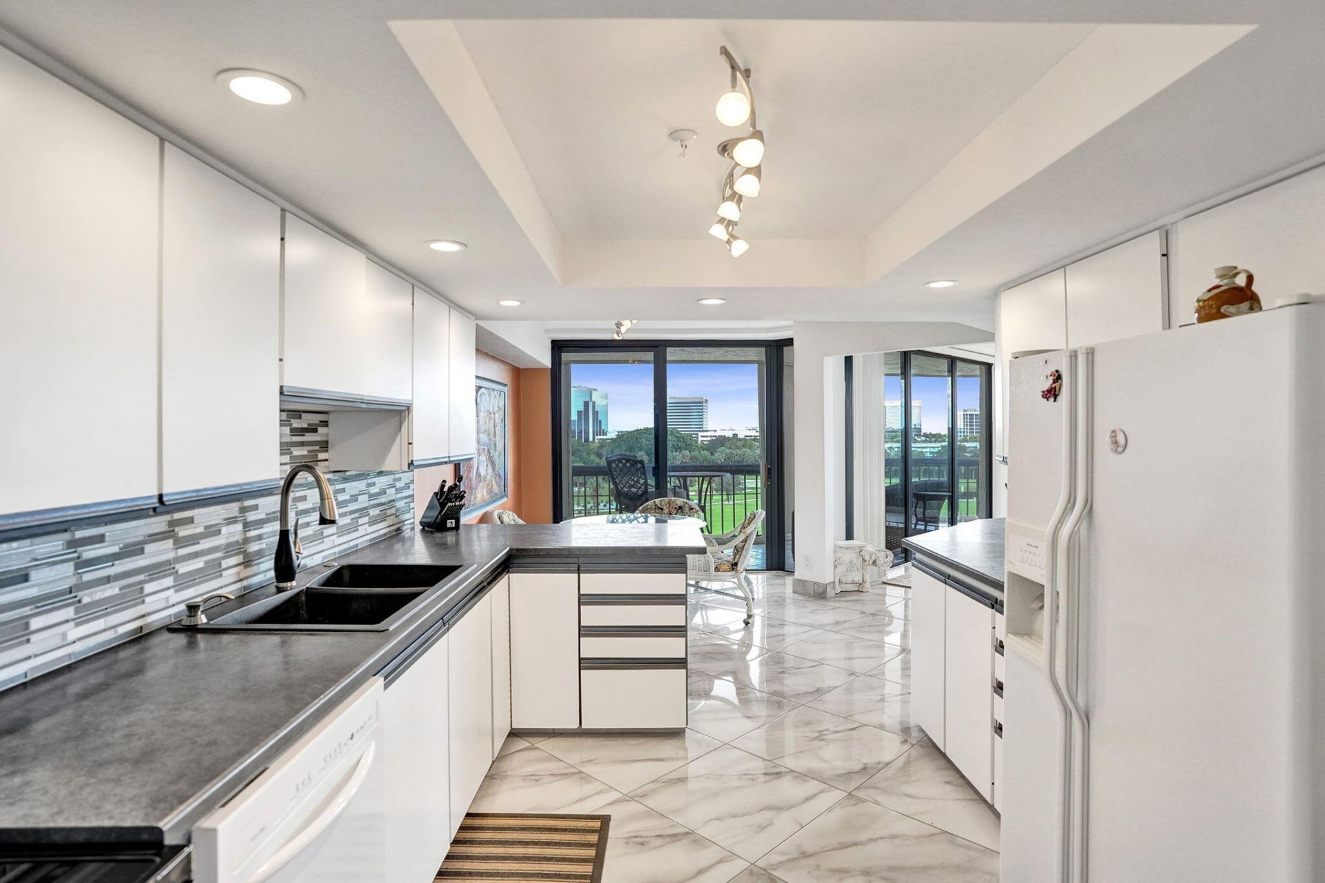 1900 Consulate Place, Unit 604, West Palm Beach, FL 33401 Photo