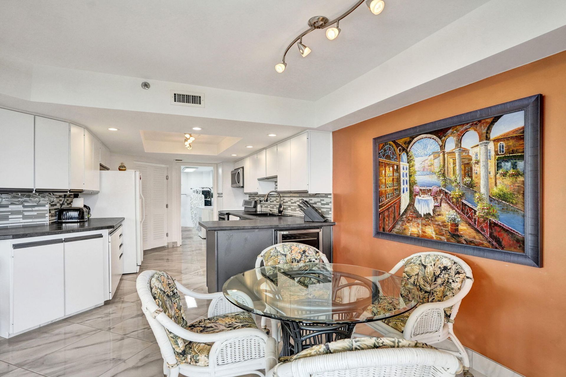 1900 Consulate Place, Unit 604, West Palm Beach, FL 33401 Photo