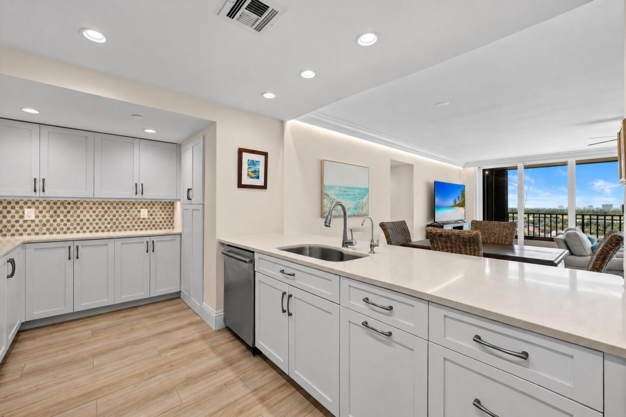 450 Ocean Drive, Unit PH3, Juno Beach, FL 33408 Photo