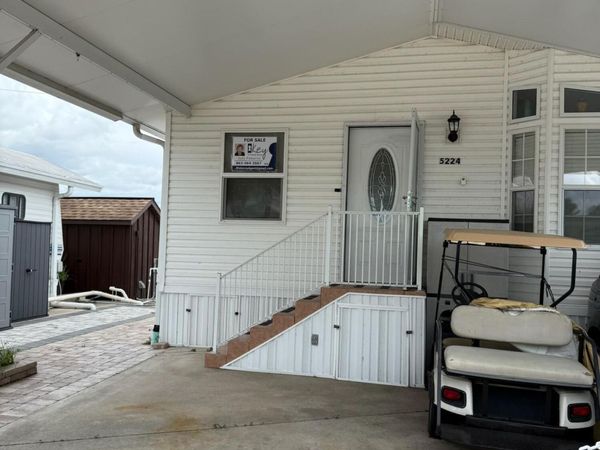 5224 SE 67th Avenue SE, Okeechobee, FL 34974