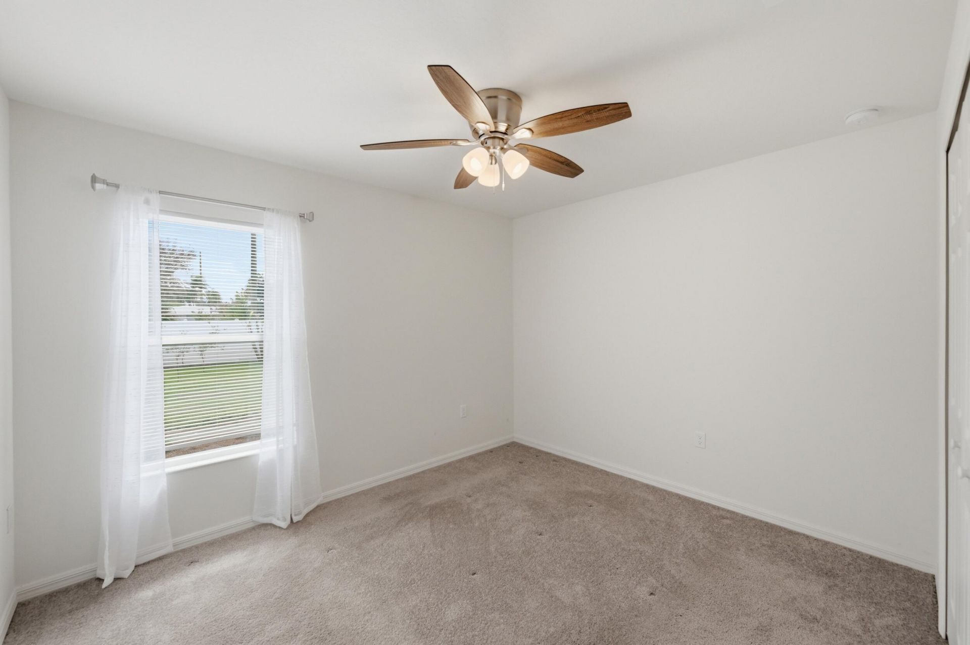 684 SE Crescent Avenue, Port Saint Lucie, FL 34984 Photo