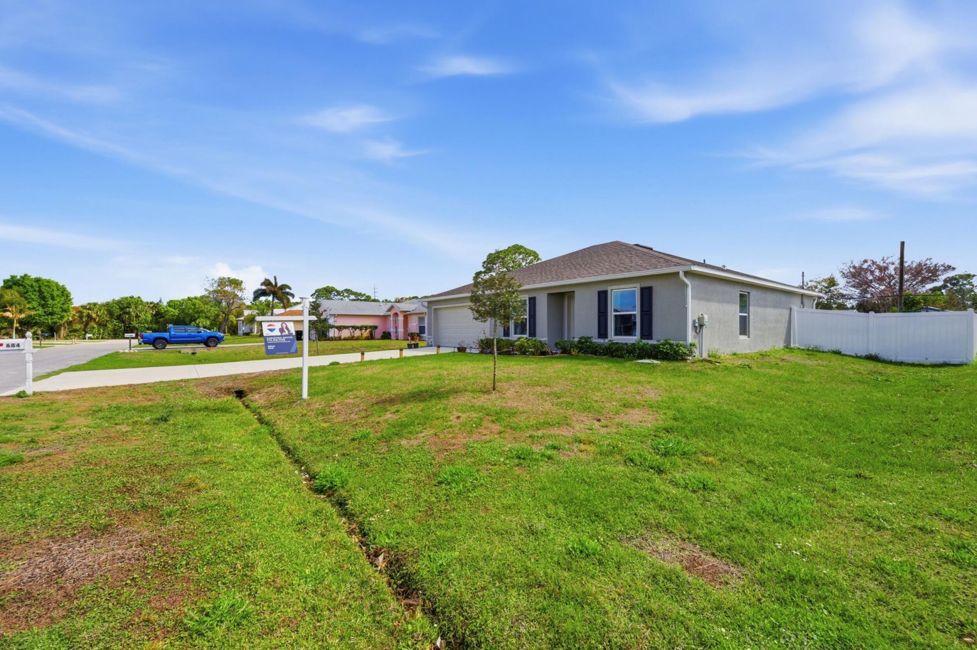 684 SE Crescent Avenue, Port Saint Lucie, FL 34984 Photo