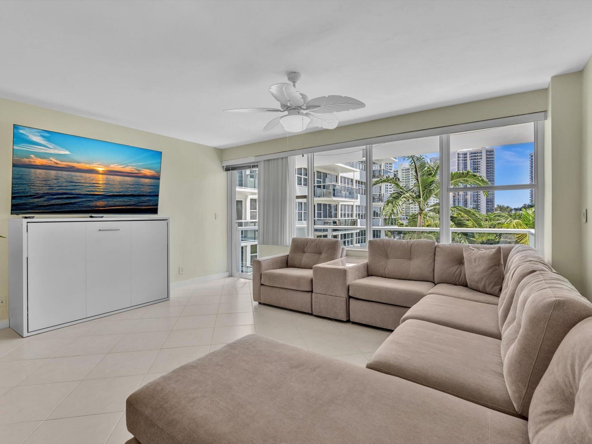 3300 NE 36th Street, Unit 420, Fort Lauderdale, FL 33308 Photo