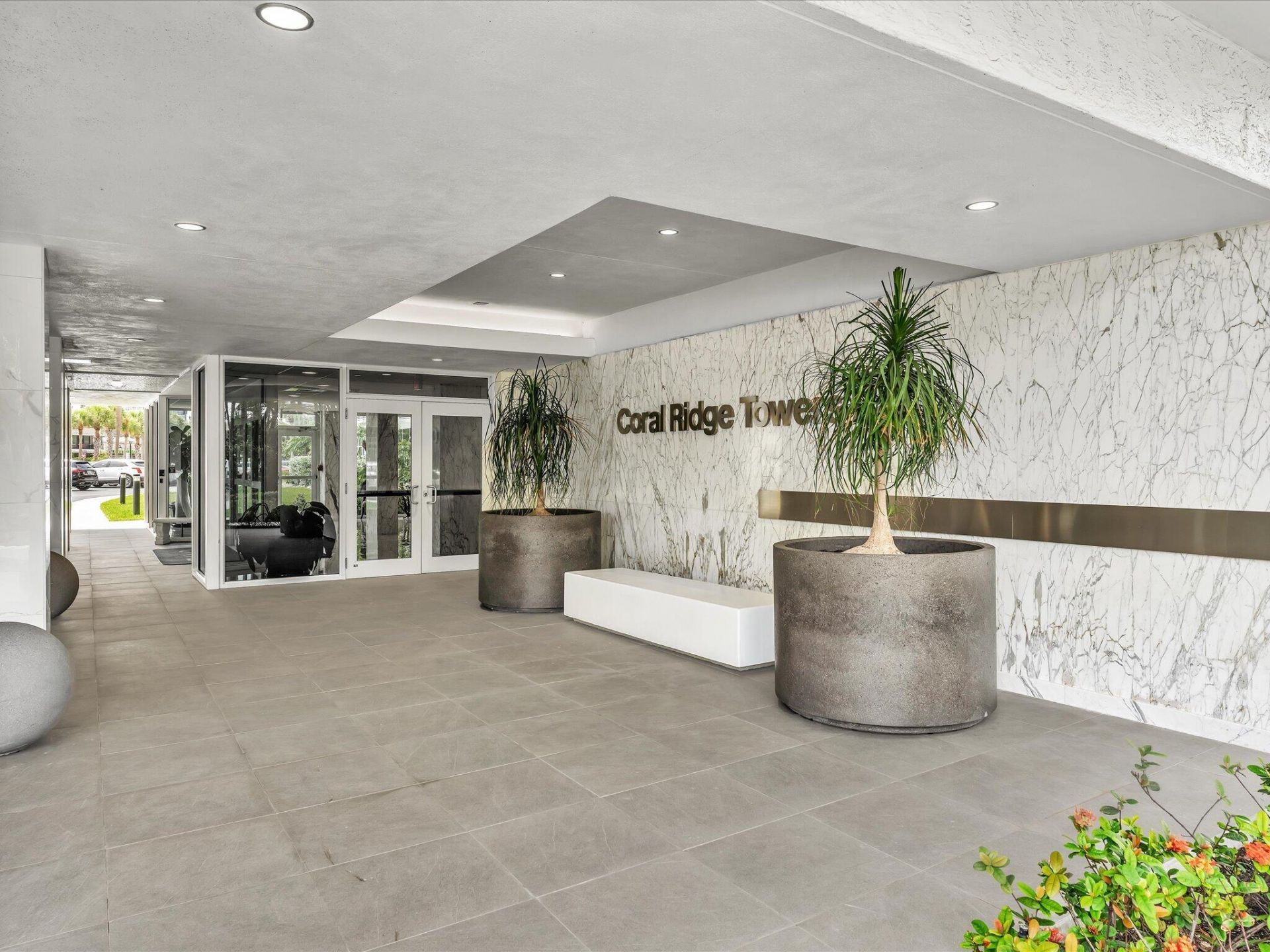 3300 NE 36th Street, Unit 420, Fort Lauderdale, FL 33308 Photo