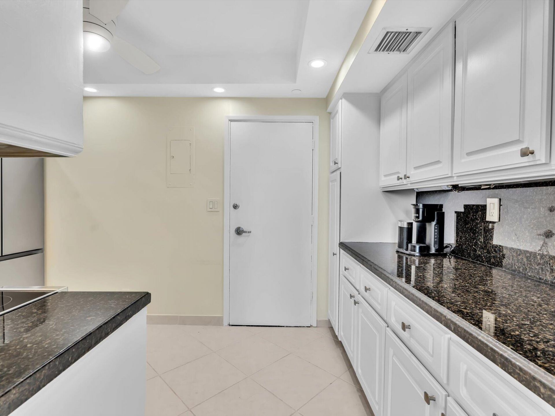 3300 NE 36th Street, Unit 420, Fort Lauderdale, FL 33308 Photo