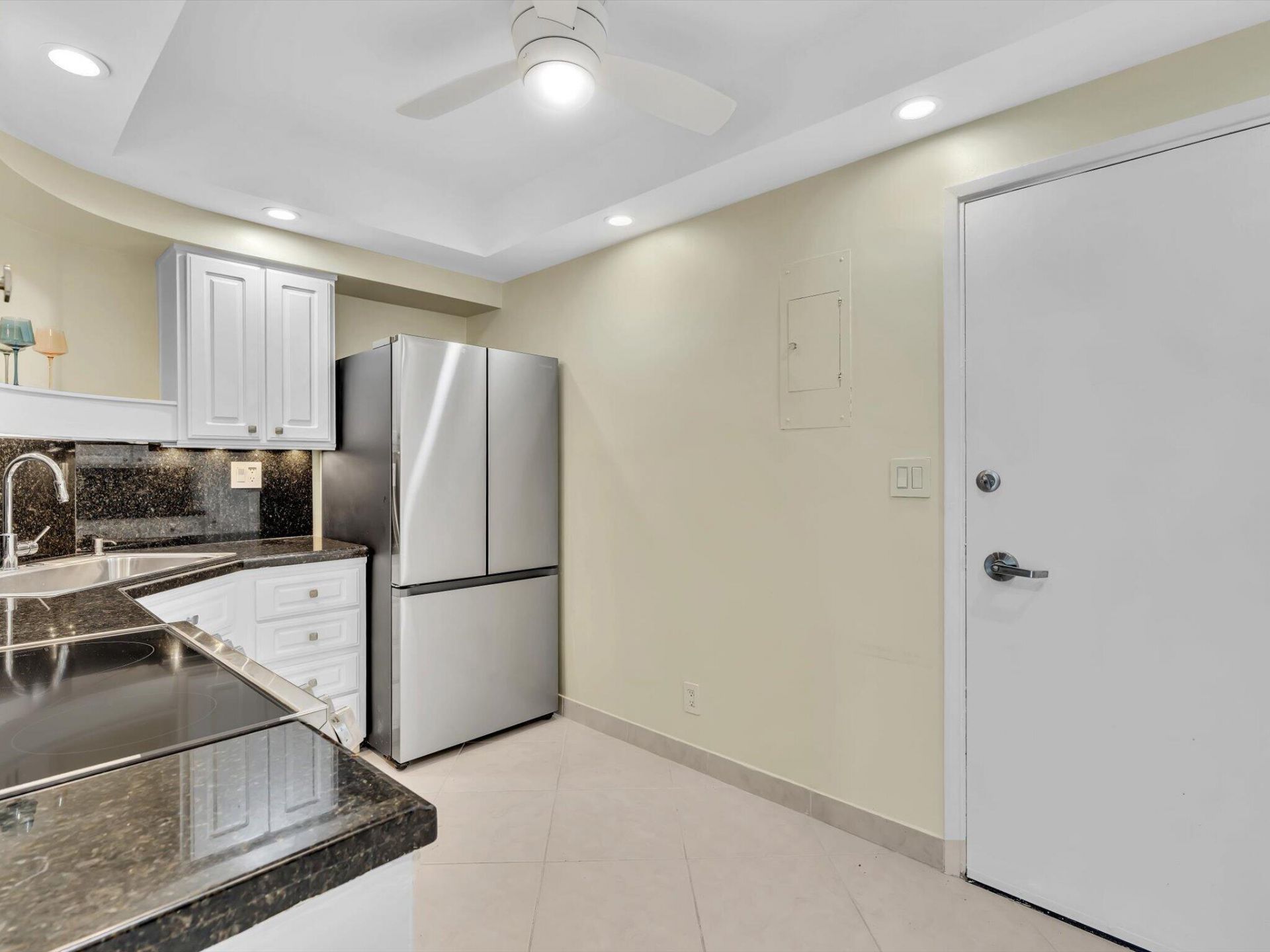 3300 NE 36th Street, Unit 420, Fort Lauderdale, FL 33308 Photo