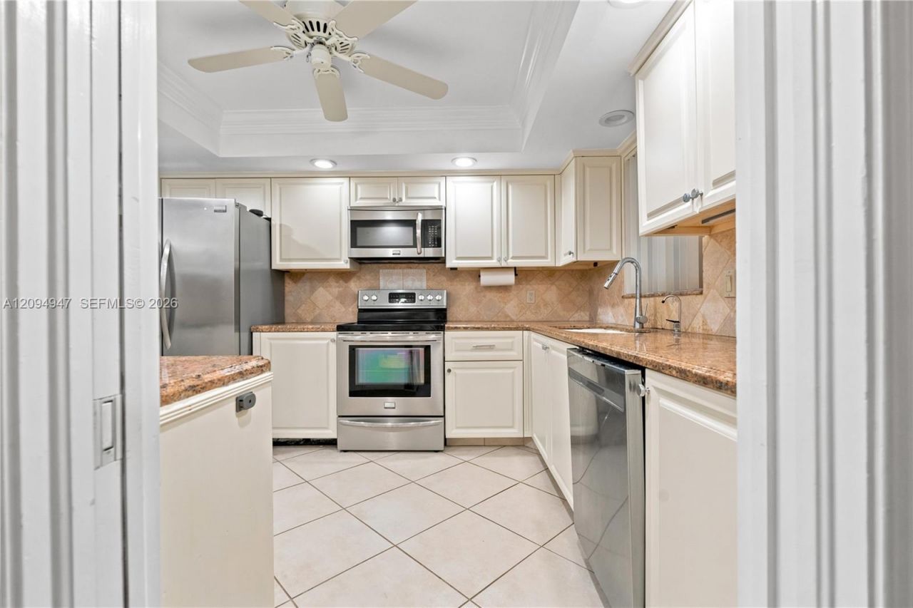 145 Atlantis Blvd , Unit 101, Atlantis, FL 33462 Photo