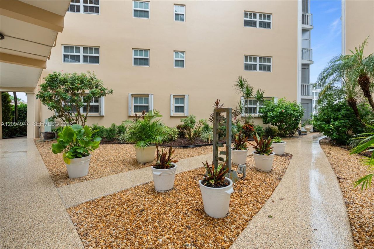 145 Atlantis Blvd , Unit 101, Atlantis, FL 33462 Photo