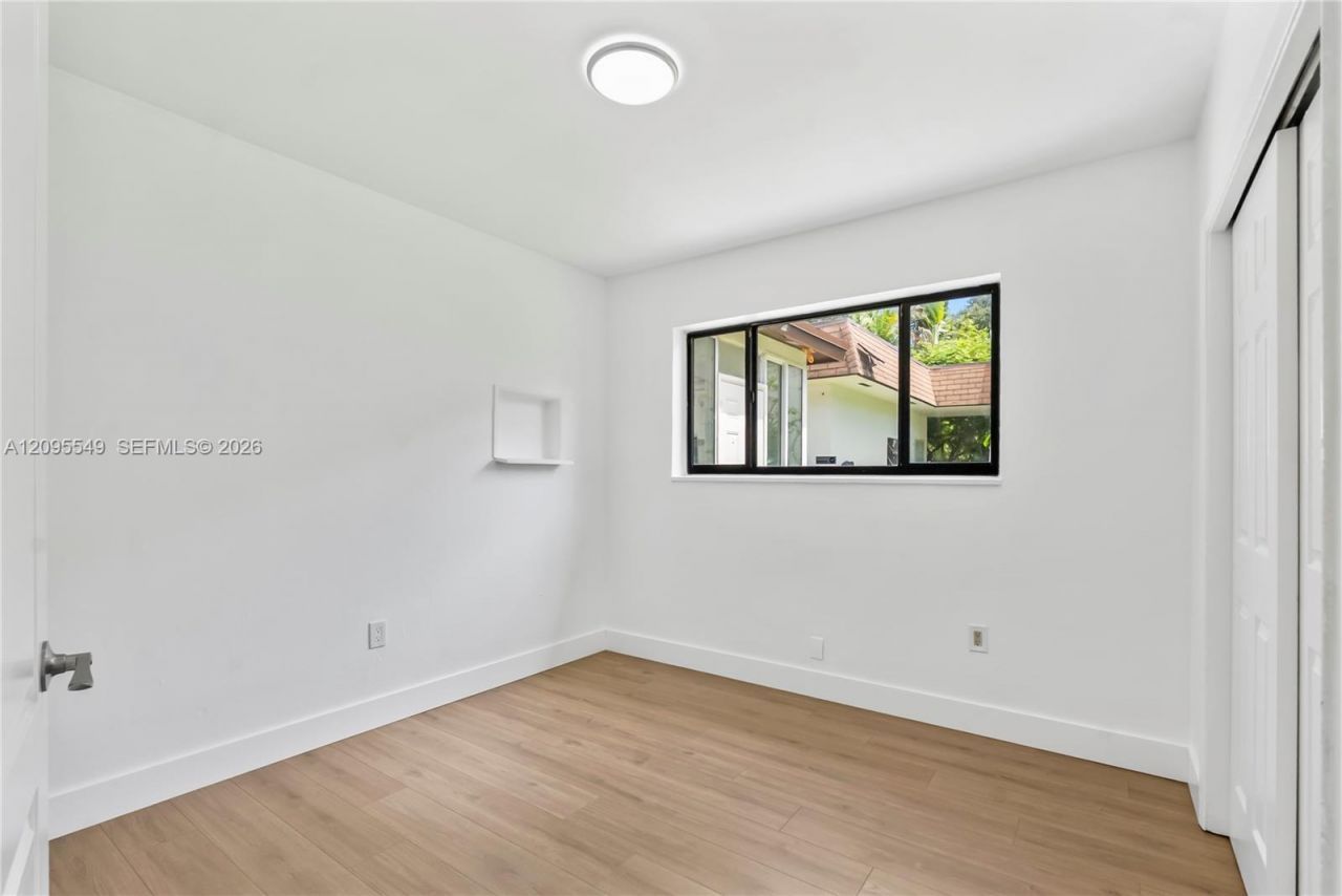 940 NE 85th St , Miami, FL 33138 Photo