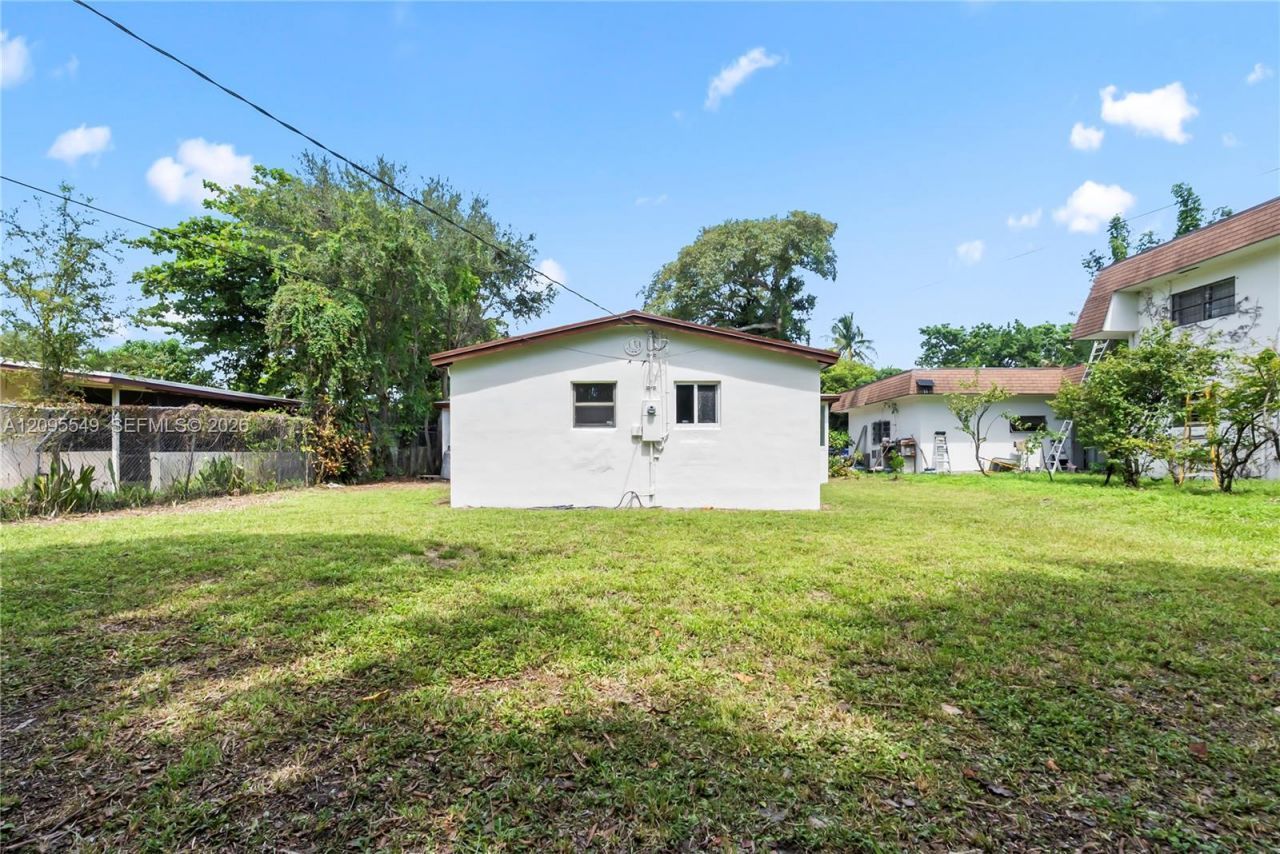 940 NE 85th St , Miami, FL 33138 Photo