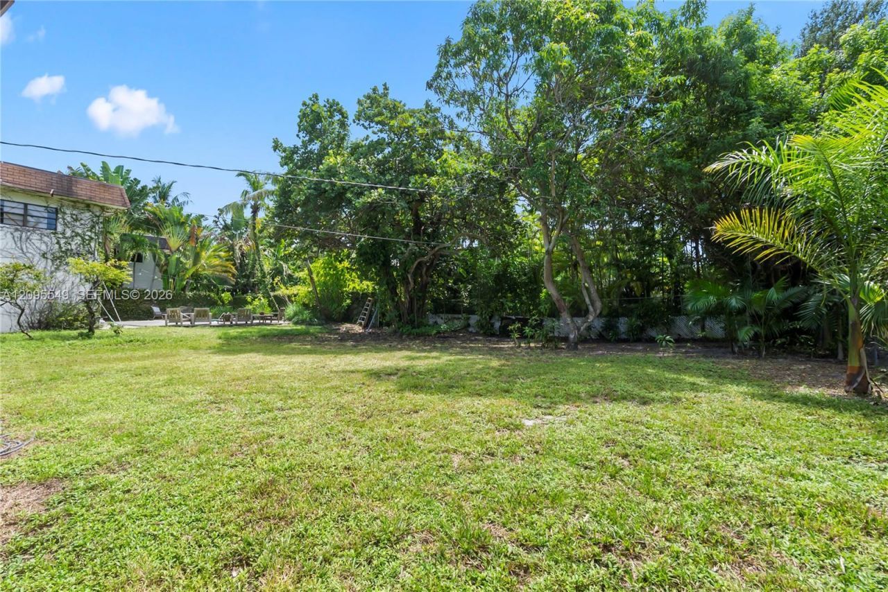 940 NE 85th St , Miami, FL 33138 Photo