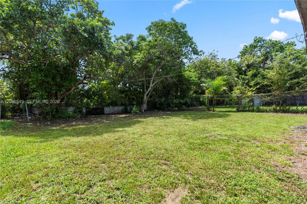 940 NE 85th St , Miami, FL 33138 Photo