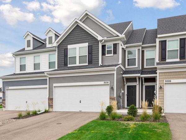 9516 4th Street N, Lake Elmo, MN 55042