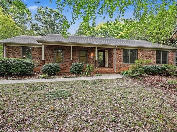 3628 Pinetop Road , Greensboro, NC 27410