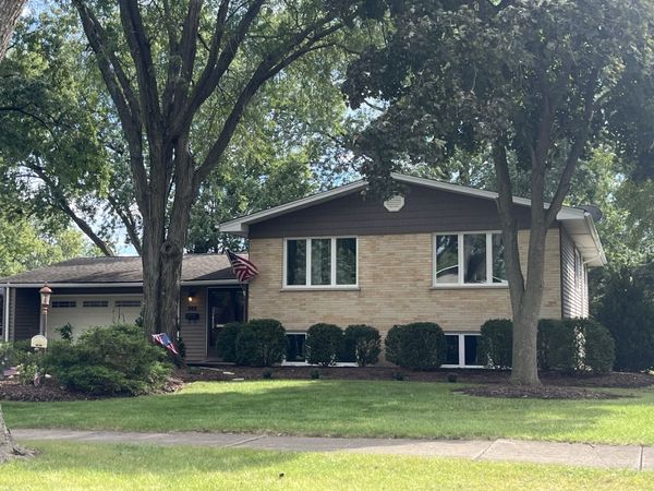 565 Maywood Lane , Lisle, IL 60532