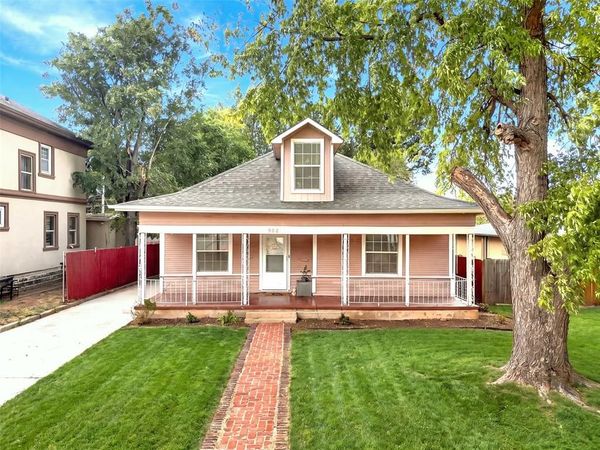 906 S Barker Avenue, El Reno, OK 73036