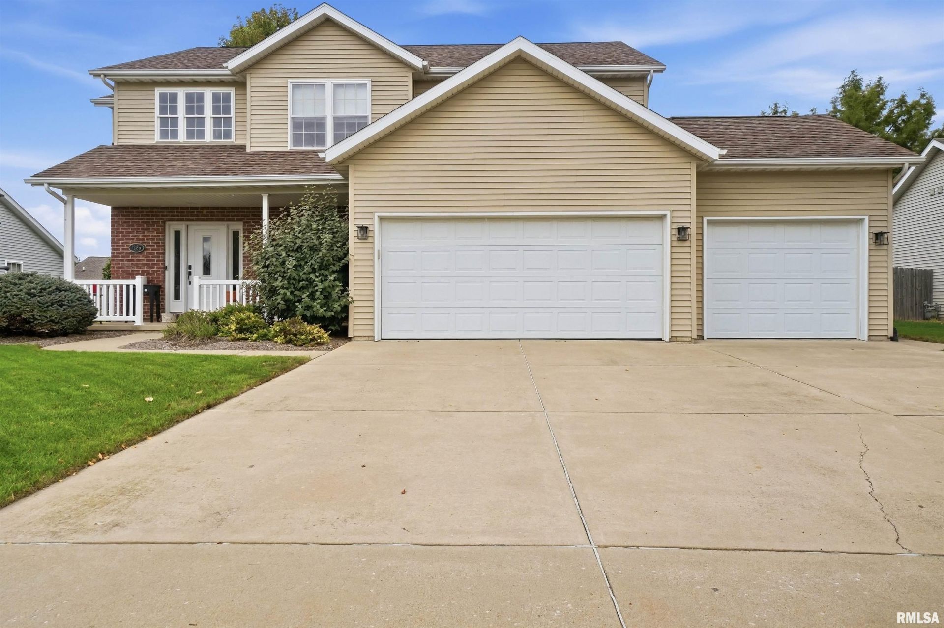 1285 Glenwood Avenue, Metamora, IL 61548 Main Photo
