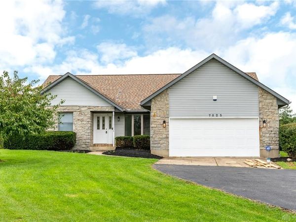7825 Belle Plain Drive, West Carrollton, OH 45424