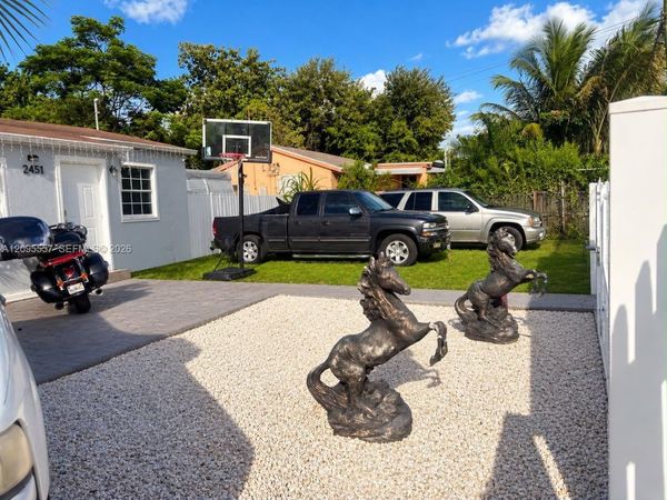 2451 NW 104th St , Miami, FL 33147