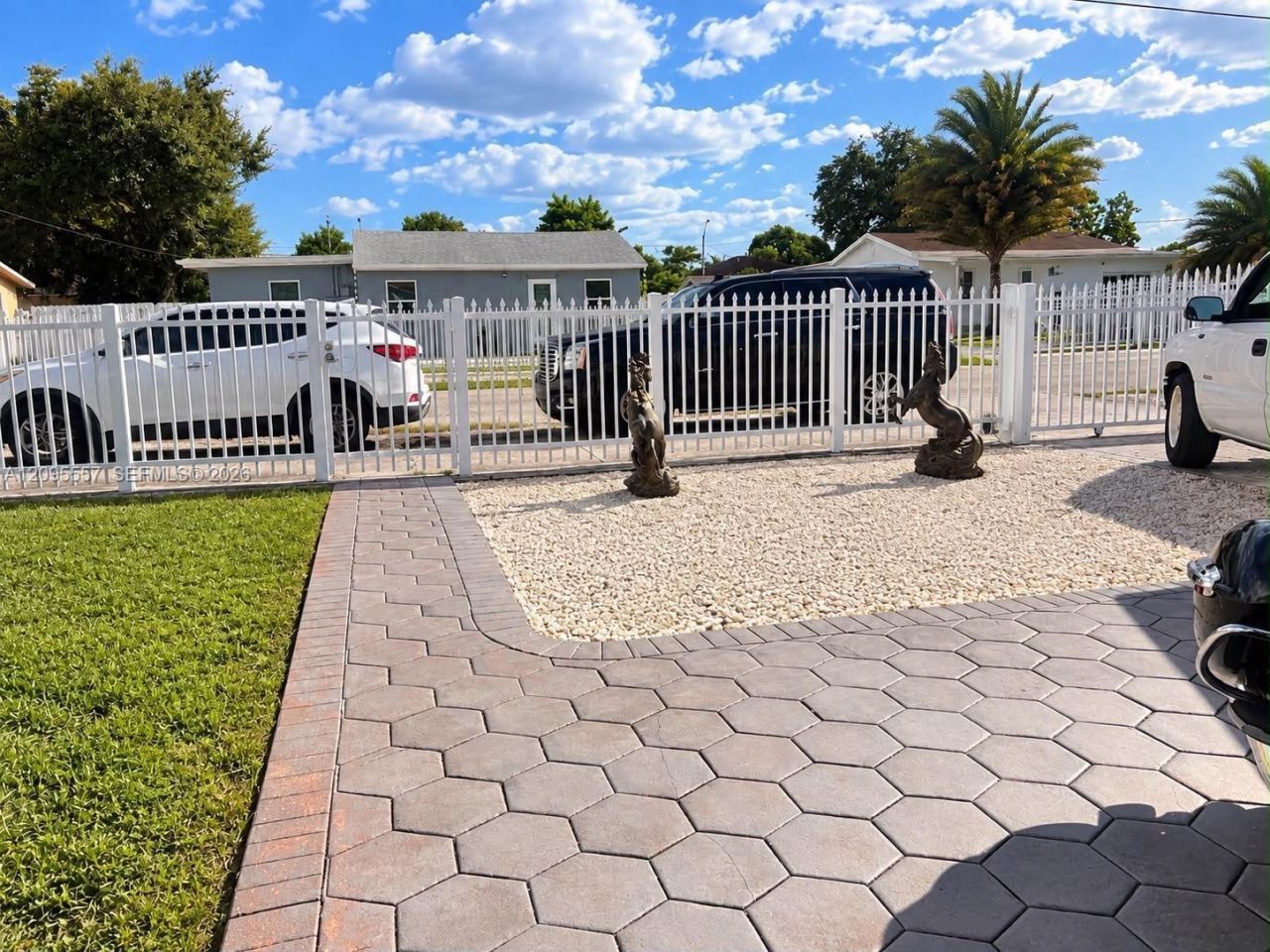 2451 NW 104th St , Miami, FL 33147 Photo