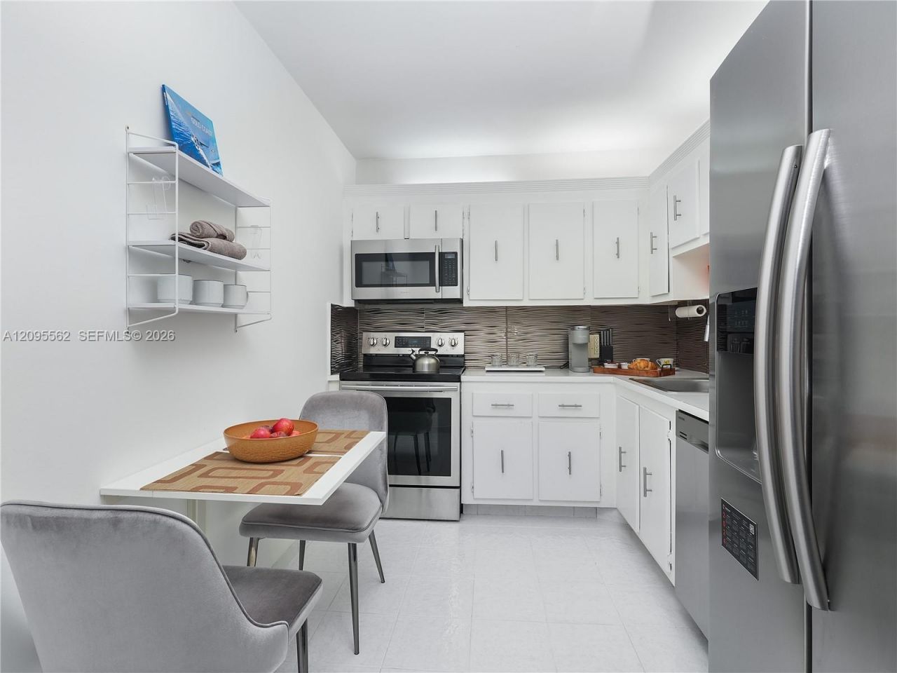 20379 W Country Club Dr , Unit 536, Aventura, FL 33180 Photo