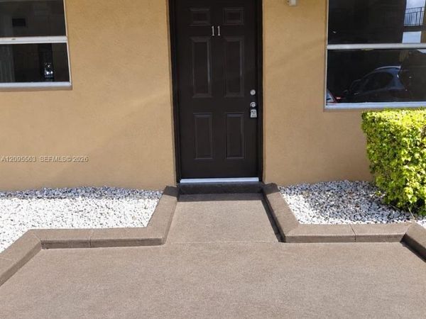5441 W 24th Ave, Unit 11, Hialeah, FL 33016