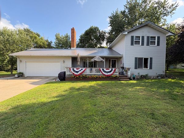 330 2nd Avenue NW, Glenville, MN 56036
