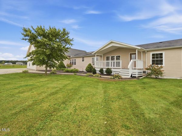 1037 Middleton Pike, Luckey, OH 43443