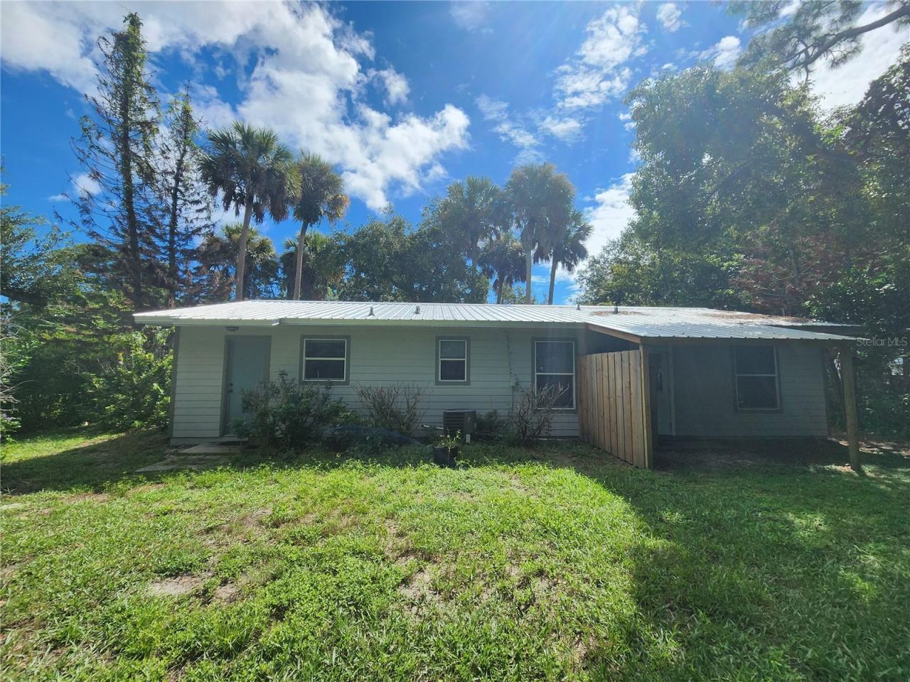 240 Newcomb Street, New Smyrna Beach, FL 32168 Photo