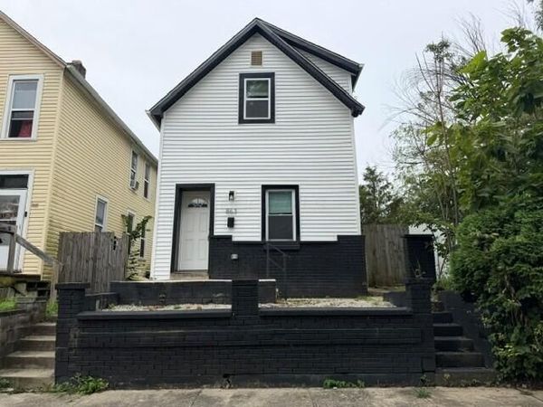 863 Carpenter Street , Columbus, OH 43206