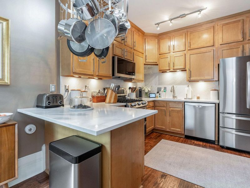 883 S 5th Street, Columbus, OH 43206 Photo 6