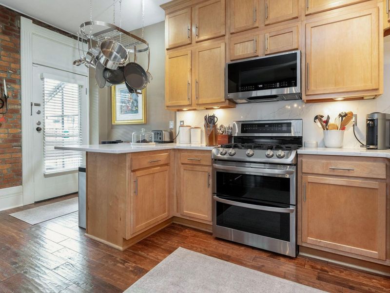 883 S 5th Street, Columbus, OH 43206 Photo 8