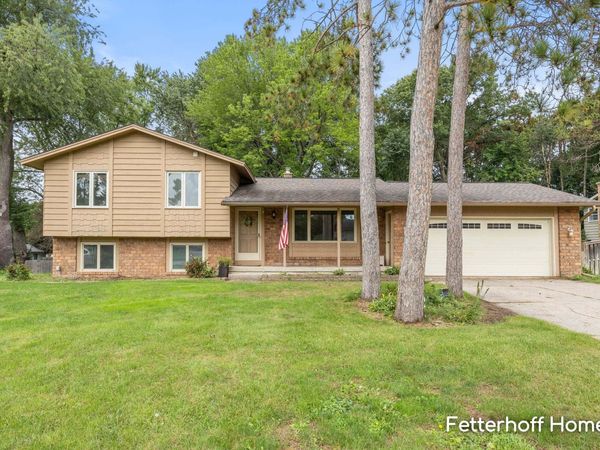 6325 Bechalla Drive SE, Grand Rapids, MI 49546