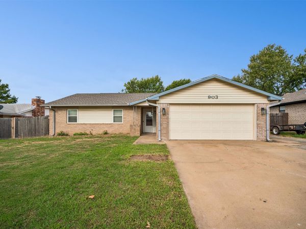 903 Holmes , Cushing, OK 74023