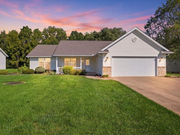 108 Struble Circle , Fredericktown, OH 43019