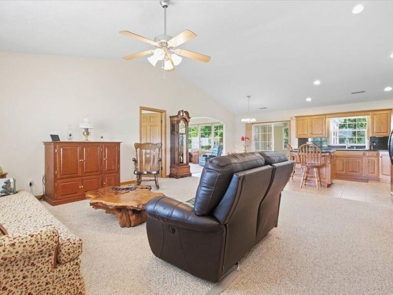 108 Struble Circle , Fredericktown, OH 43019 Photo 3