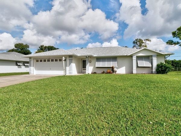 172 Delaware Avenue , Sebastian, FL 32958