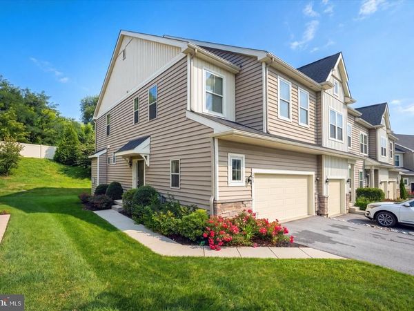 275 KESTREL COURT , KENNETT SQUARE, PA 19348