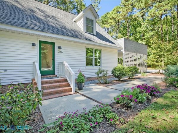 246 Laurel Farms Lane , Urbanna, VA 23175