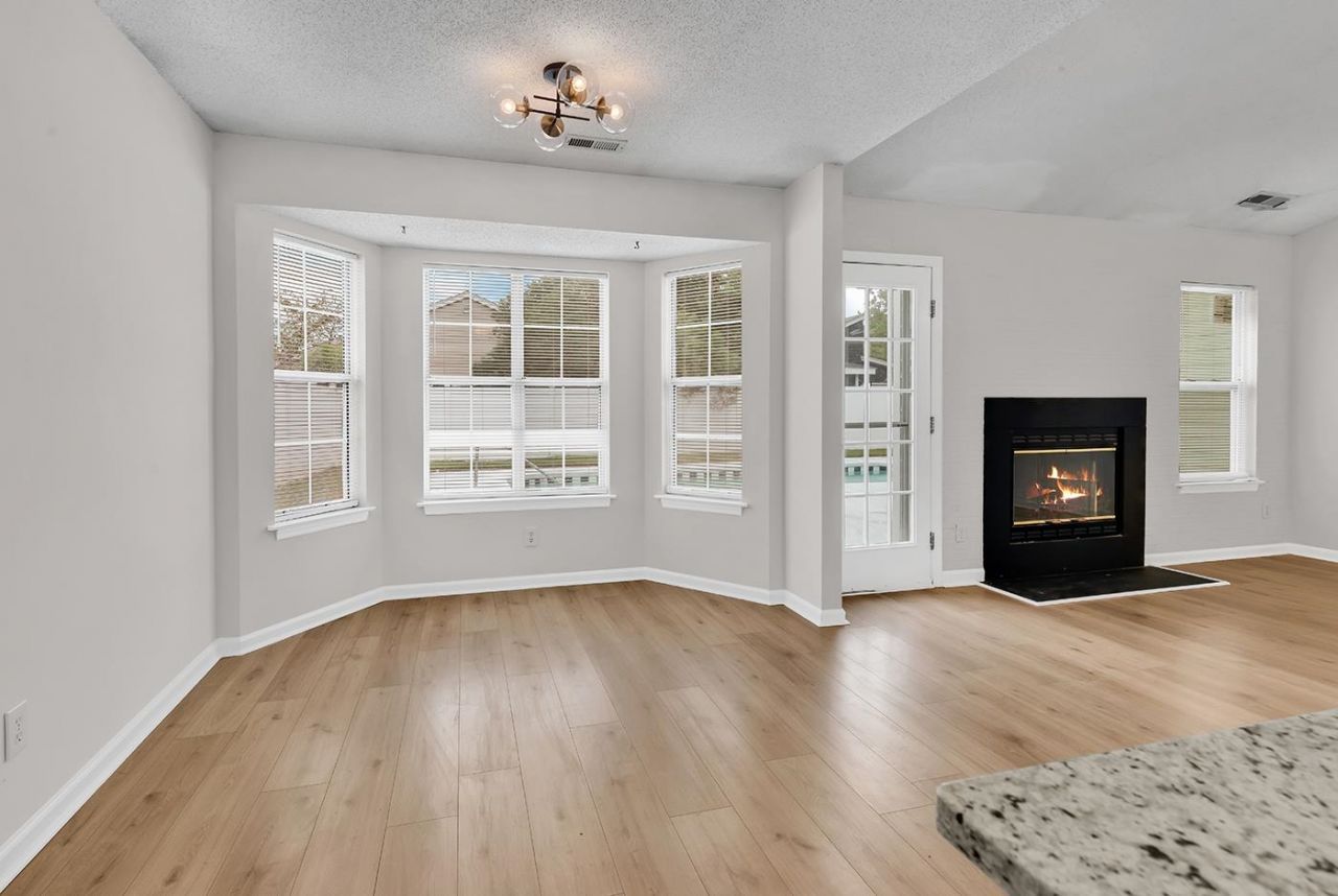 109 Coachman Ln. Photo 10