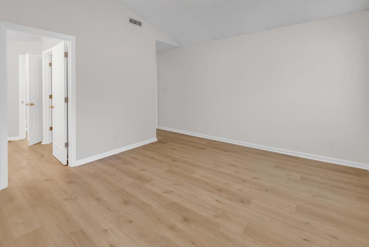 109 Coachman Ln. Photo 13