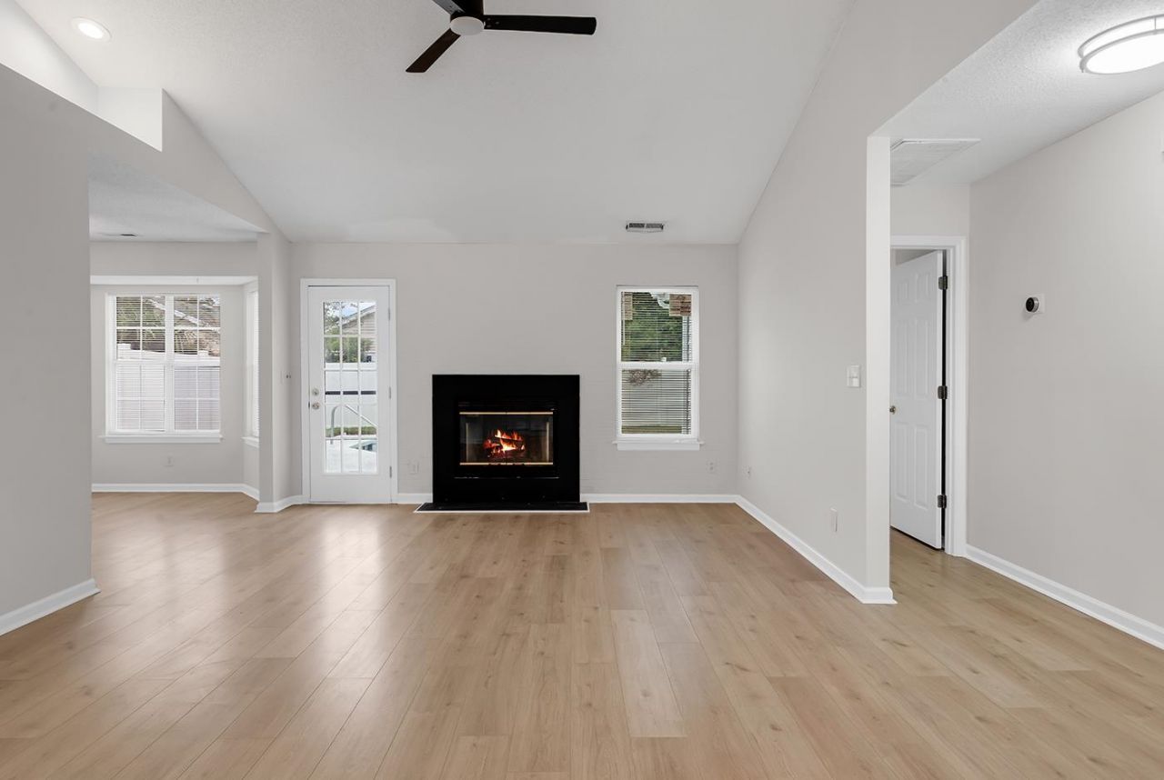109 Coachman Ln. Photo 25