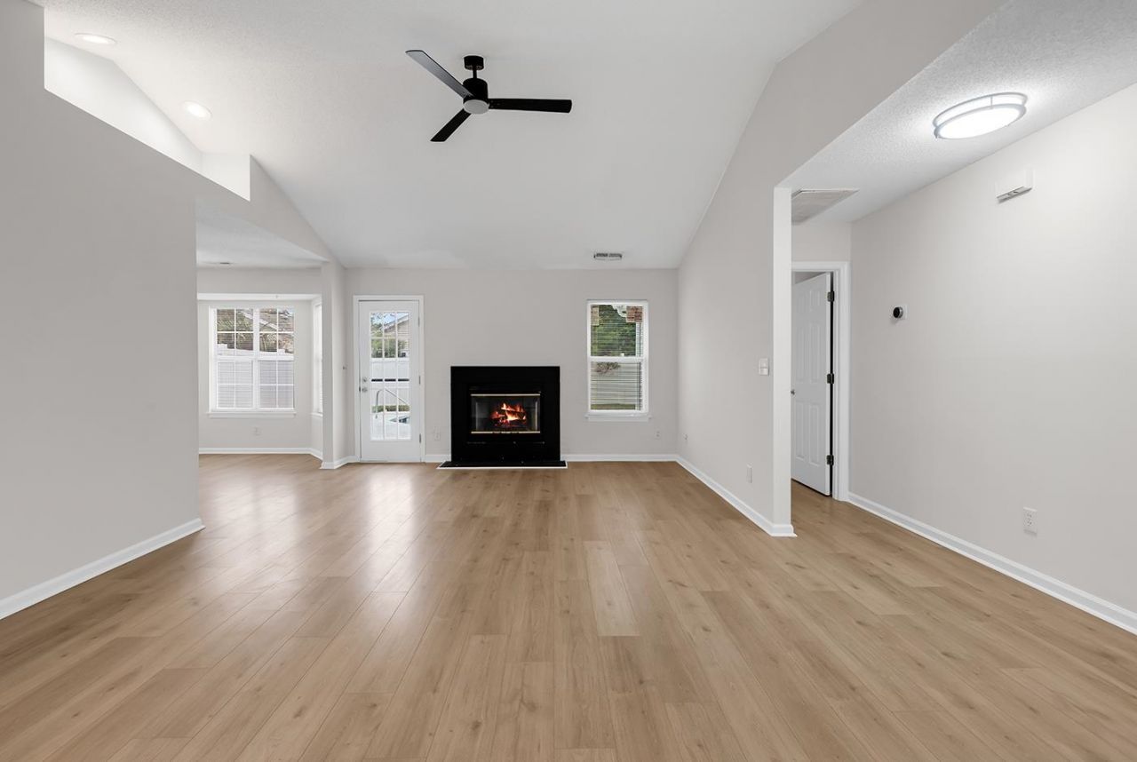 109 Coachman Ln. Photo 28