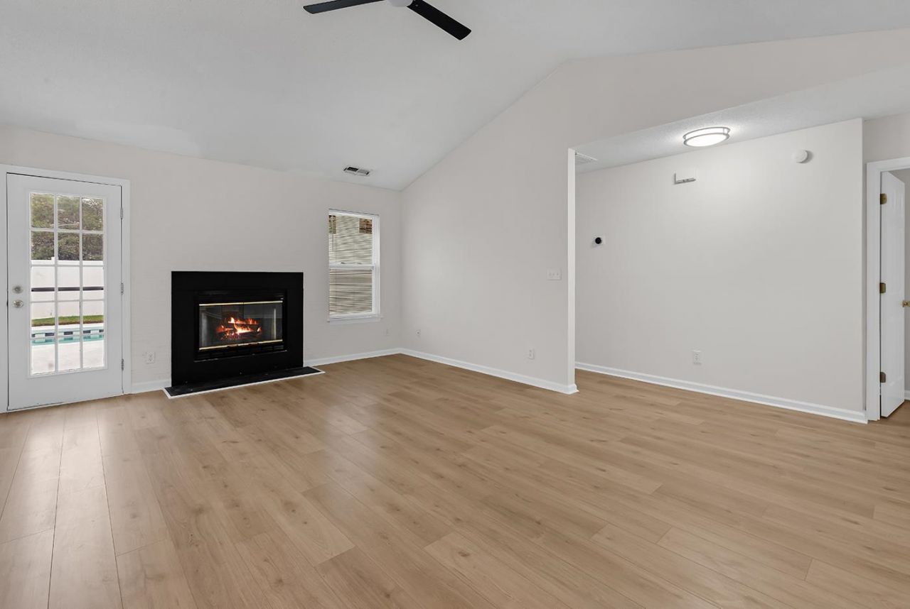 109 Coachman Ln. Photo 30