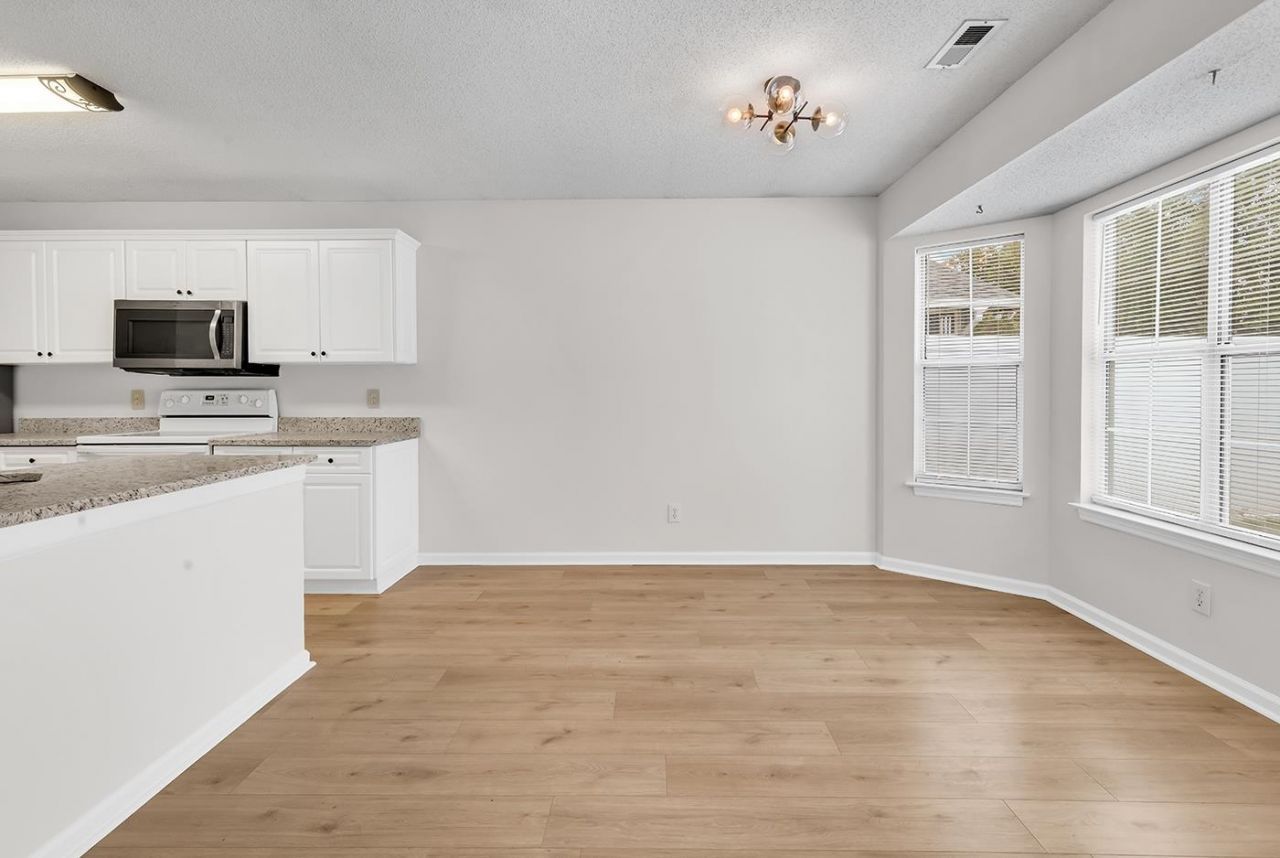 109 Coachman Ln. Photo 32