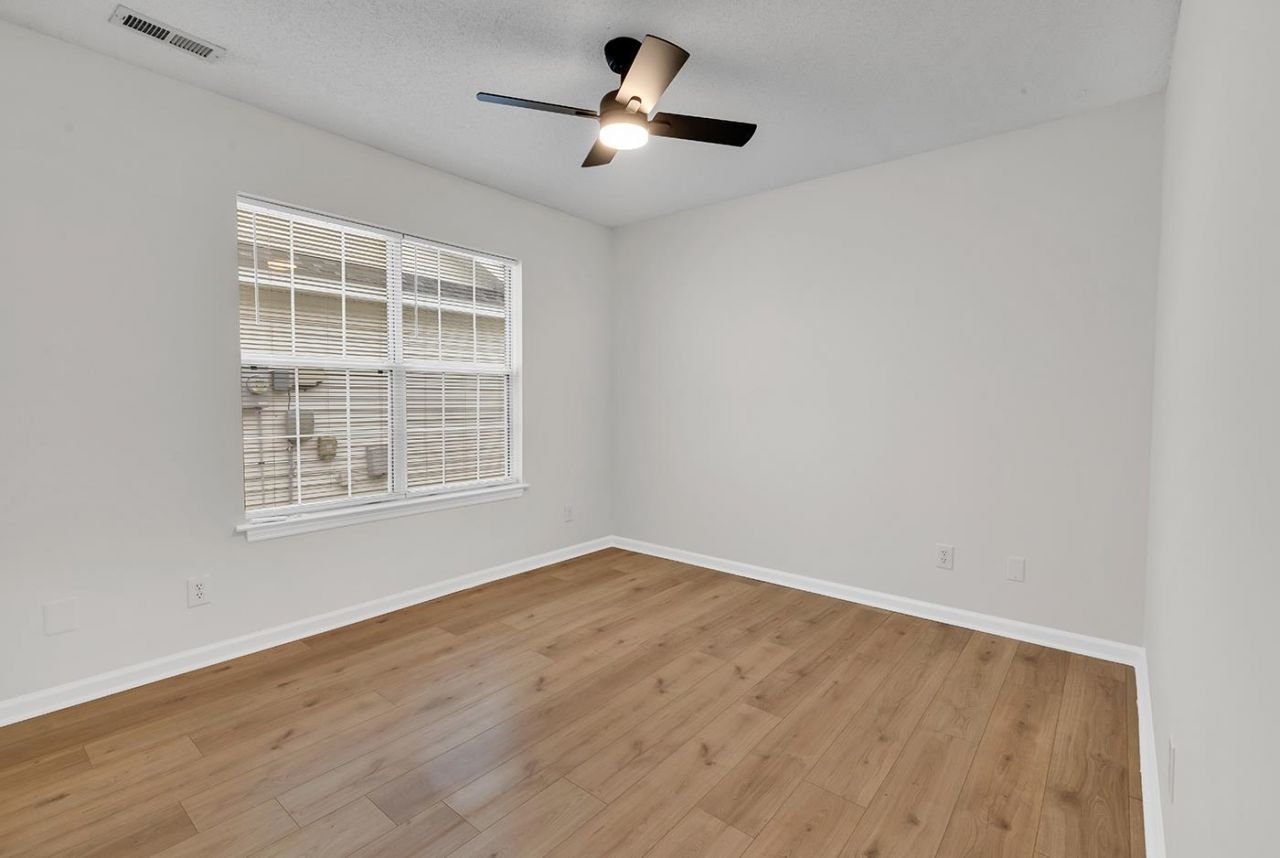 109 Coachman Ln. Photo 35